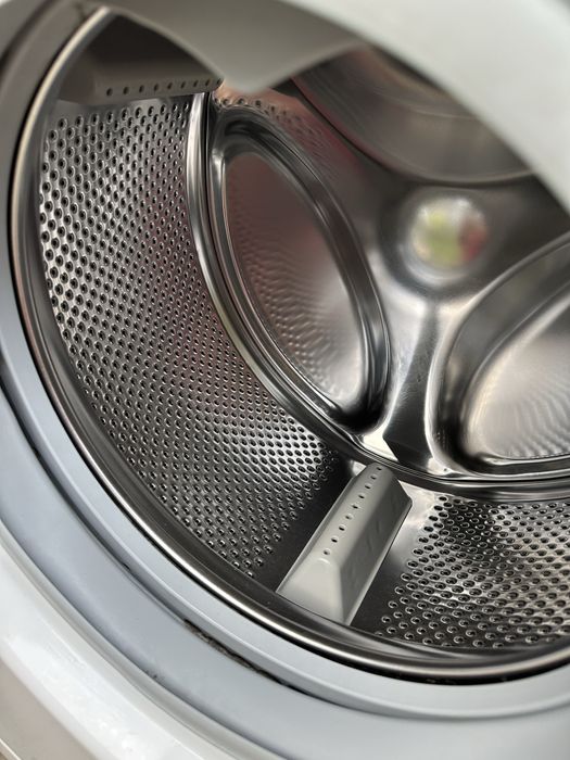 Пральна машина Whirlpool 7кг awxc 73433