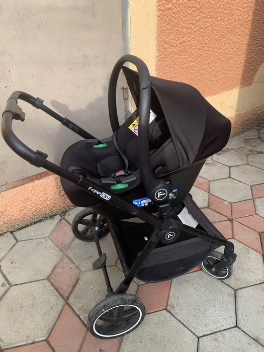 Коляска FreeON 3 в 1 , легка та компактна