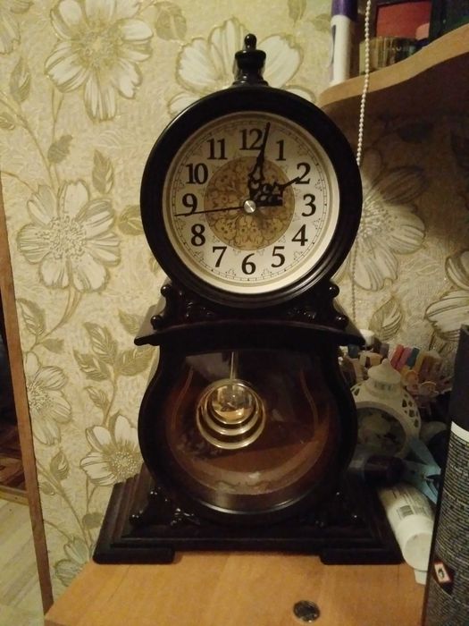 Продам Часы с маятником 500грн