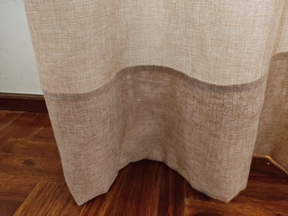 Dois Cortinados Bege