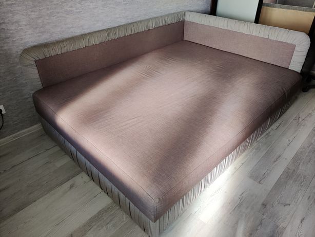Ліжко-диван (коричнево-сірого кольору)