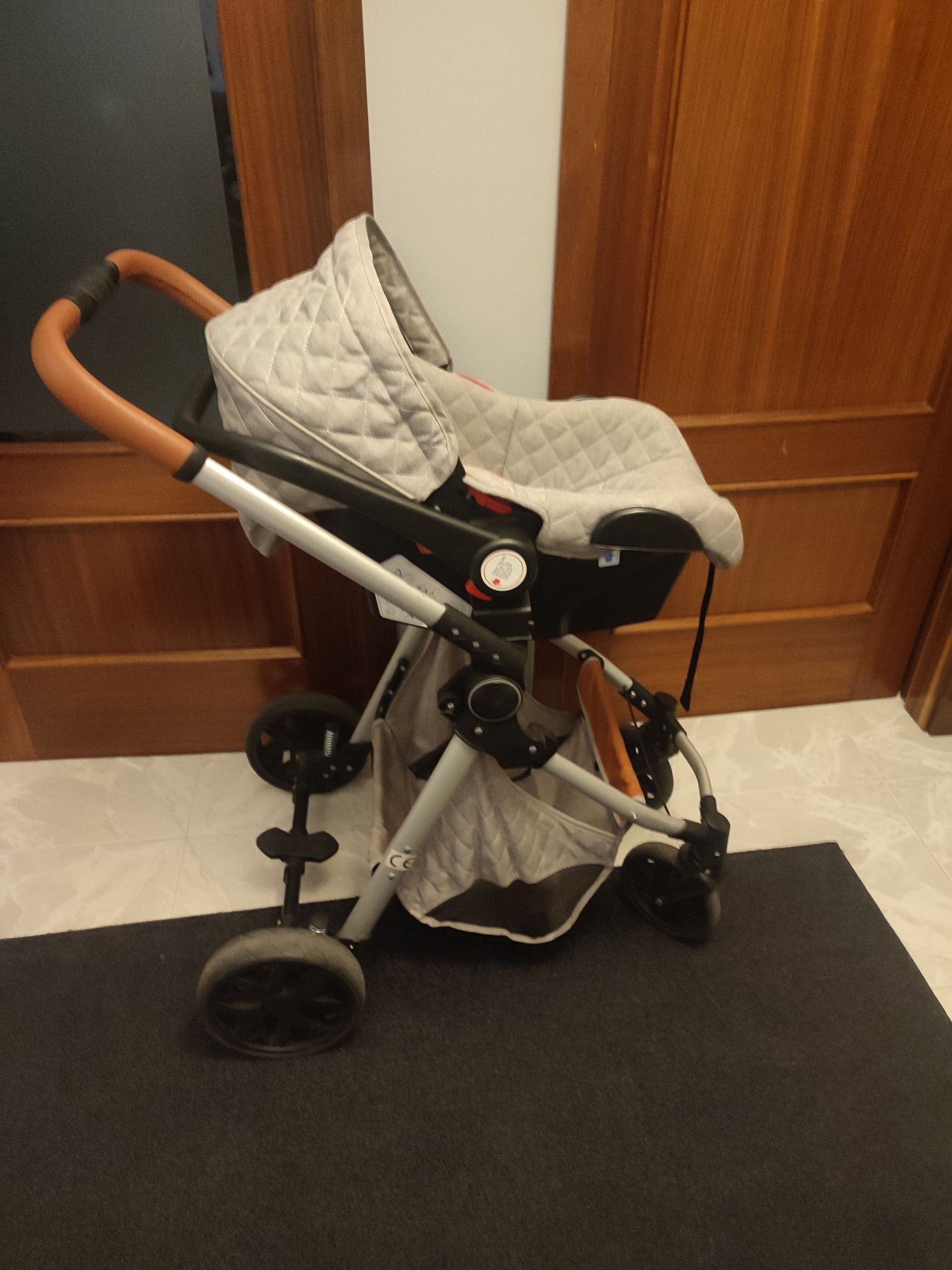 Carrinho de passeio + Babycoque + Alcofa