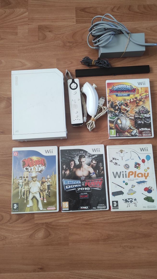 Wii c/jogos e comando e Wii-U