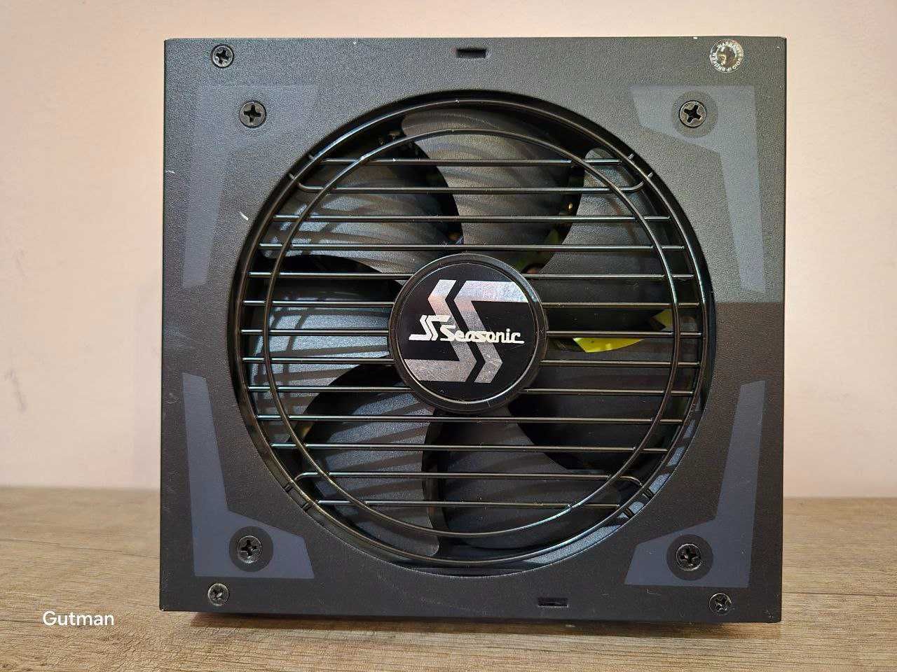 Блок питания живлення Seasonic FOCUS SSR-550PX 550W 80 PLUS Platinum