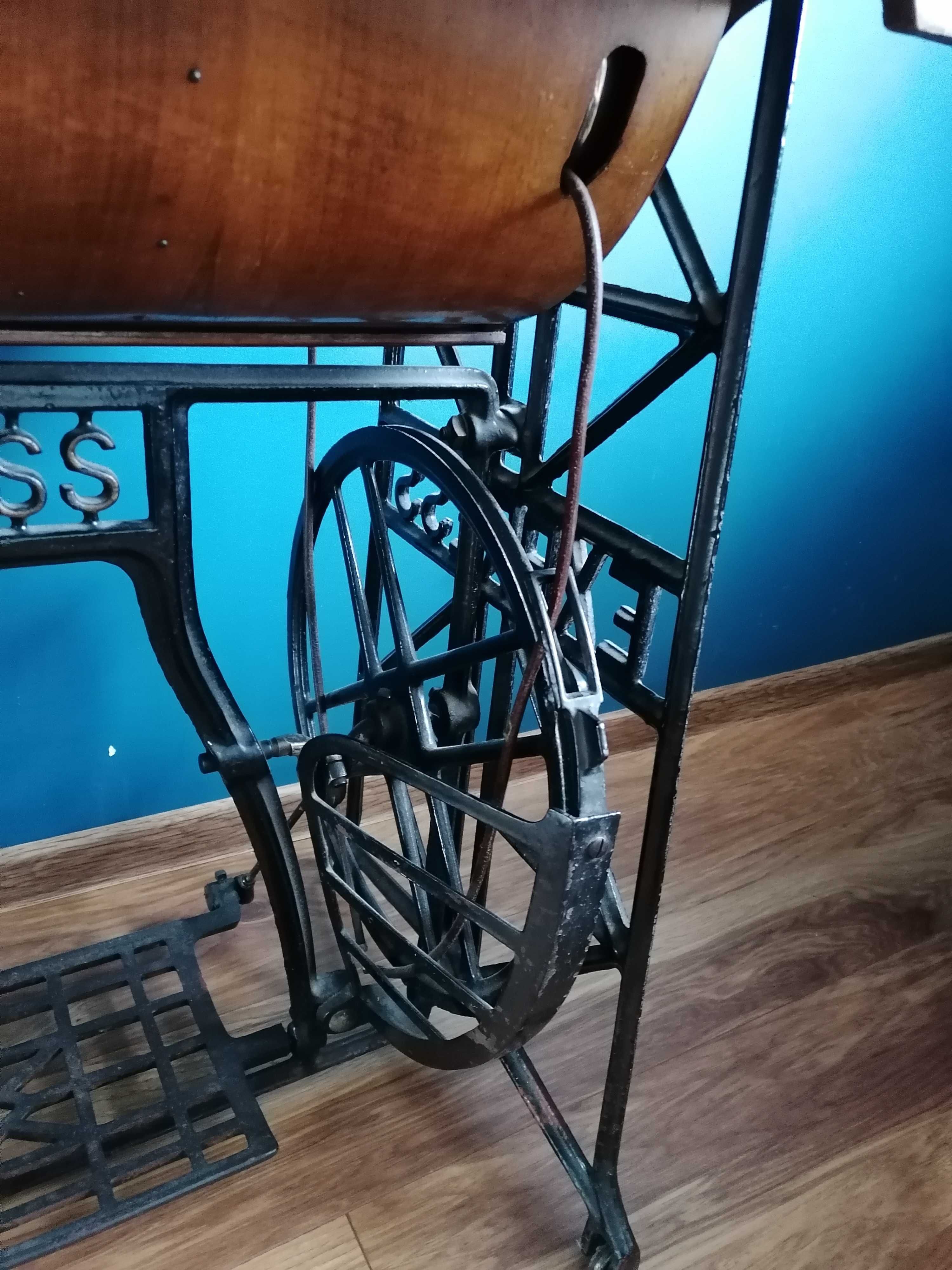 Stara elegancka maszyna do szycia Kromczyński Express retro ze stołem