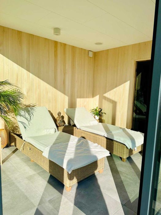 Wyjątkowa strefa spa – sauna i jacuzzi na wynajem!