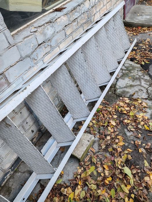 Металлическая лестница