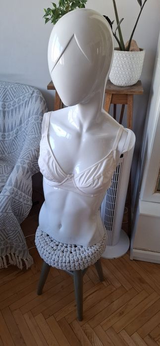 Biustonosz biały z fiszbinami rozmiar 70 C