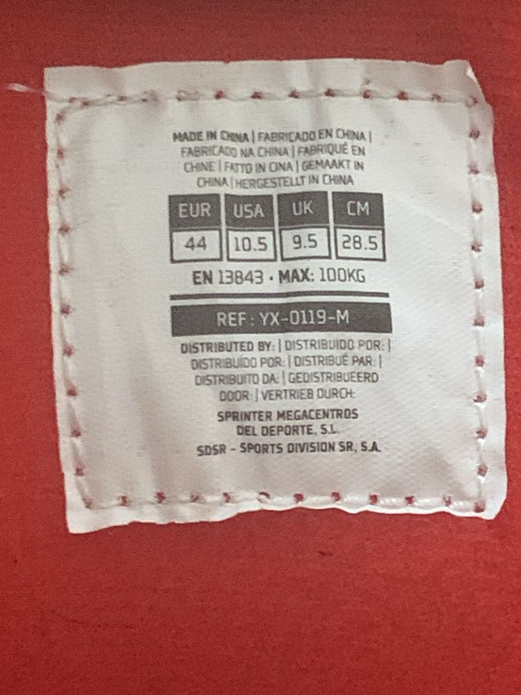 Vendo para juntar  dinheiro numero do patins 44