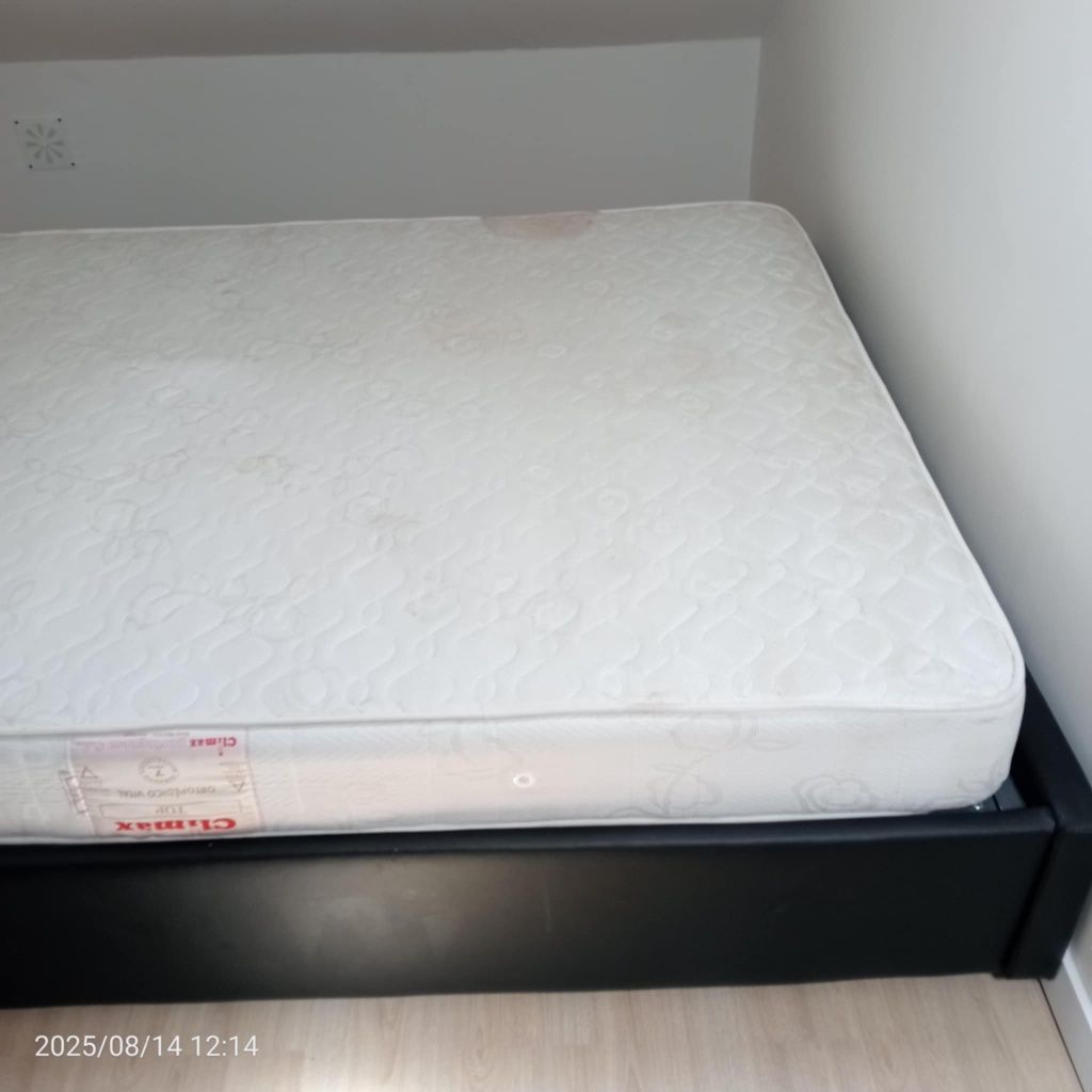 Cama de casal com colchão
