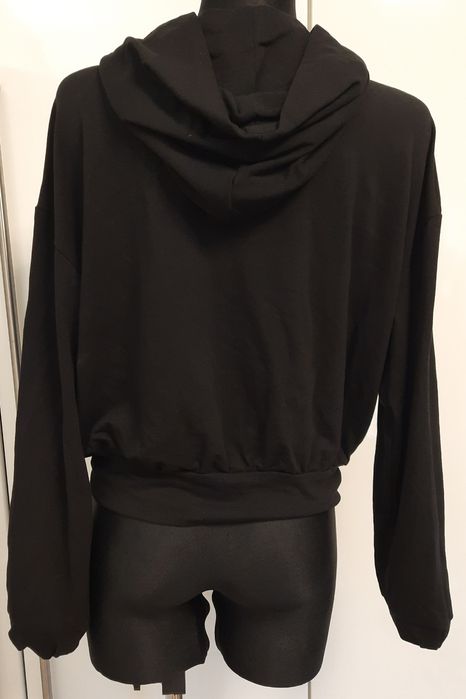 Bluza czarna z kapturem z kieszeniami r.36 S