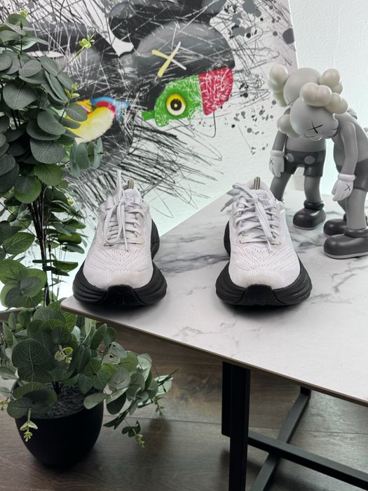 Кросівки Hoka Bondi 8 39 розмір Е6699