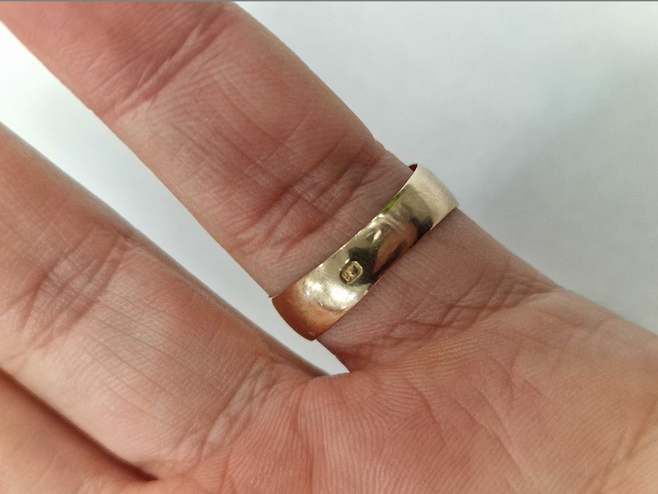 Złoty sygnet męski/ 585/ 6.35 gram/ R19.5/ Korund/ Polska 1931-63