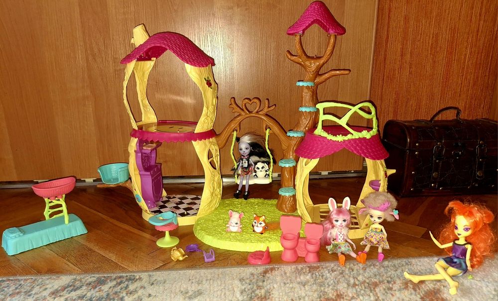 Mattel Enchantimals Leśny domek plus lalki i zwierzątka