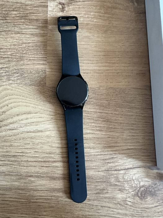 SAMSUNG Galaxy Watch 4