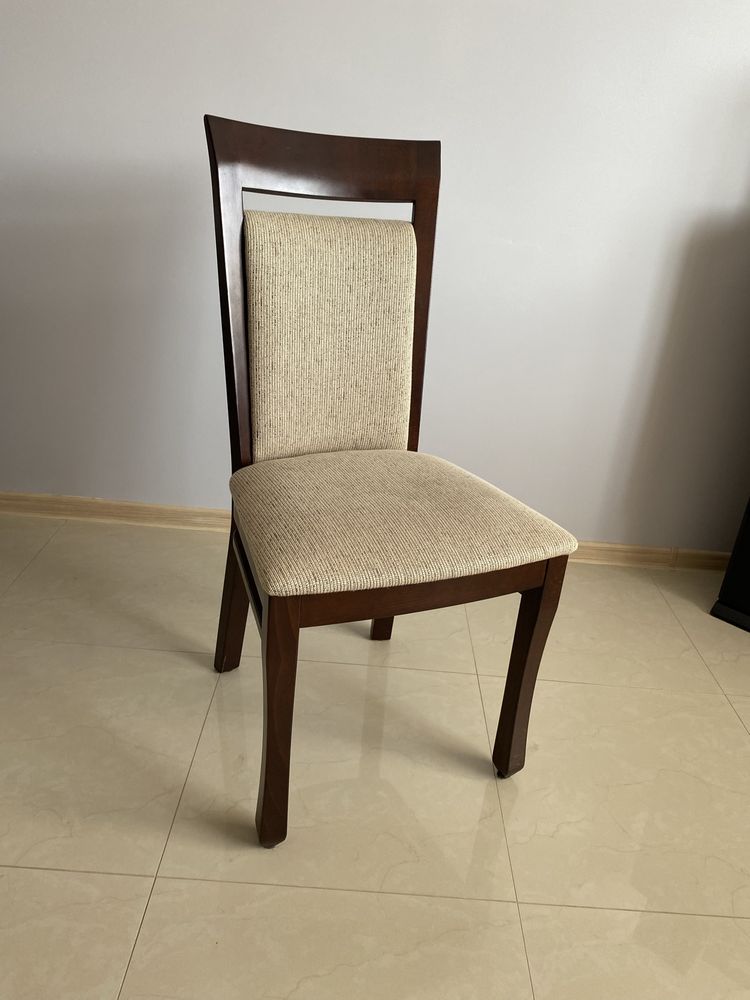 12 krzeseł drewnianych