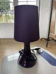 Candeeiro de mesa roxo