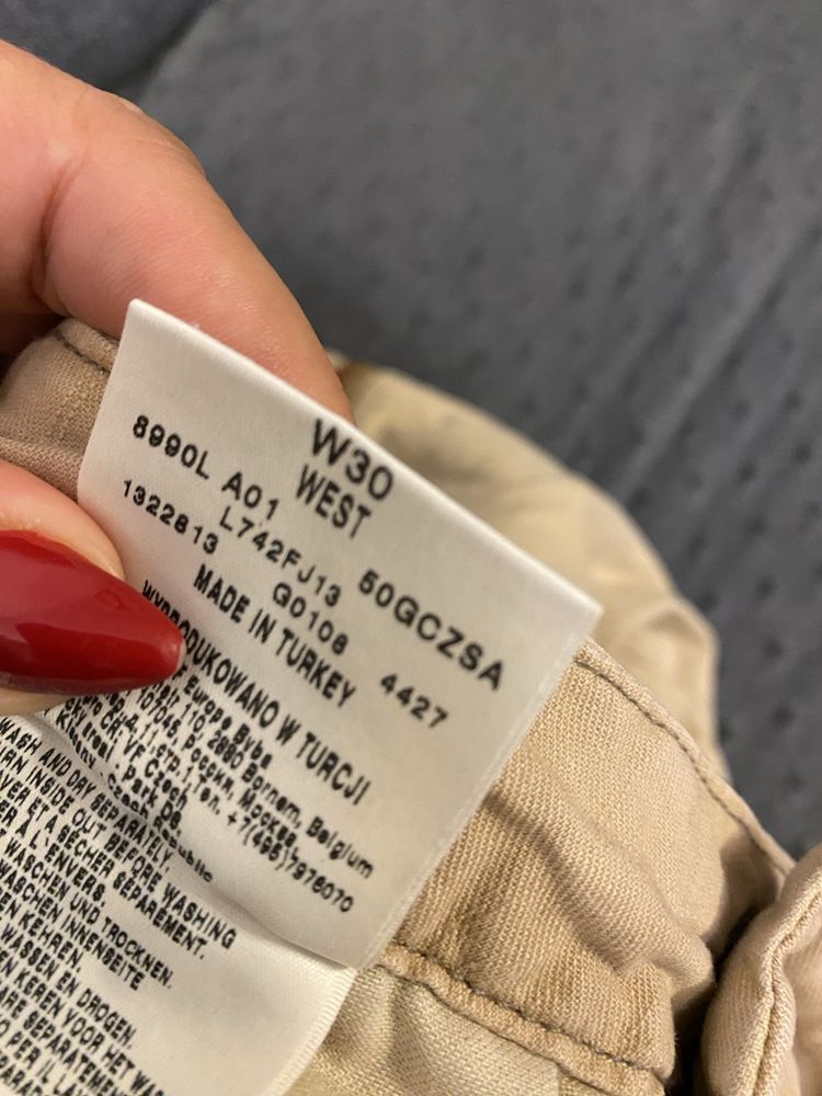 A6 spodenki rozm 30