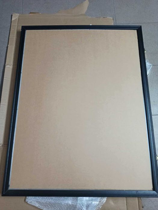 Ramka – Gablotka Jeersay Display Frame – 96 × 7 × 77 cm