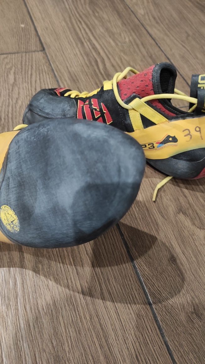 Скельники La Sportiva Genius 39р