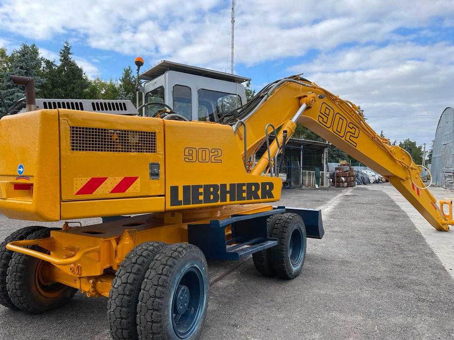 Екскаватор Liebherr