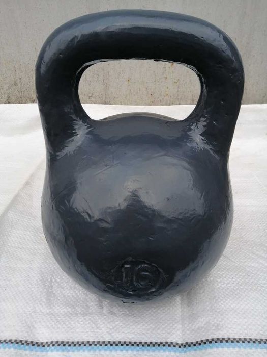 блины, гири, гантели, спортинвентарь.