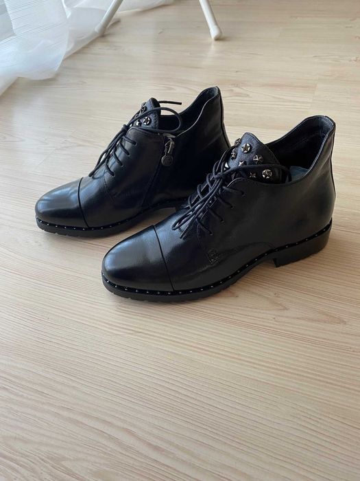 Продам кожаные осенне-весенние ботинки Anemone