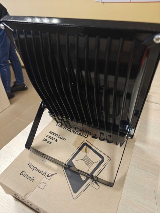 Світлодіодний прожектор Ecostrum 100W IP65 8000Lum чорний