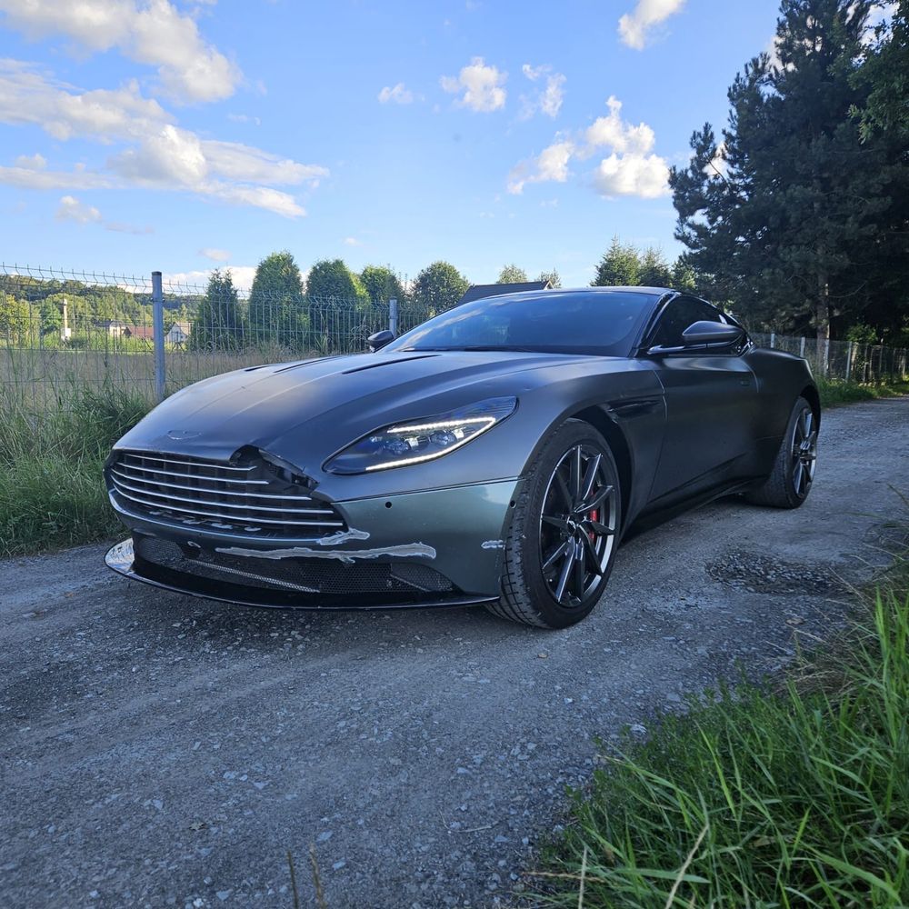 Aston Martin DB11 5.2 V12 biturbo 608km folia PPF