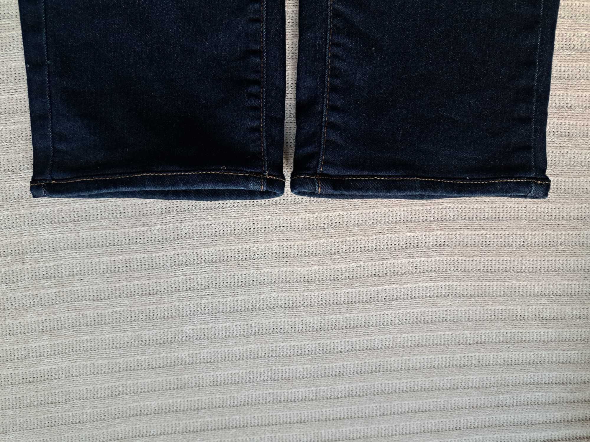 Levi's jeansy 314 prosta nogawka rozm. 26