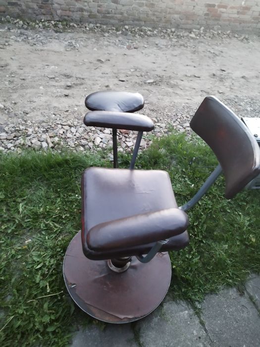 Fotel dla fryzjera lub barbera
