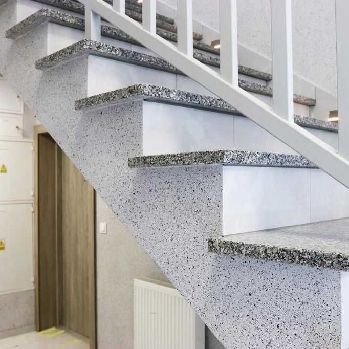 Remont/malowanie klatek schodowych, korytarzy, biur