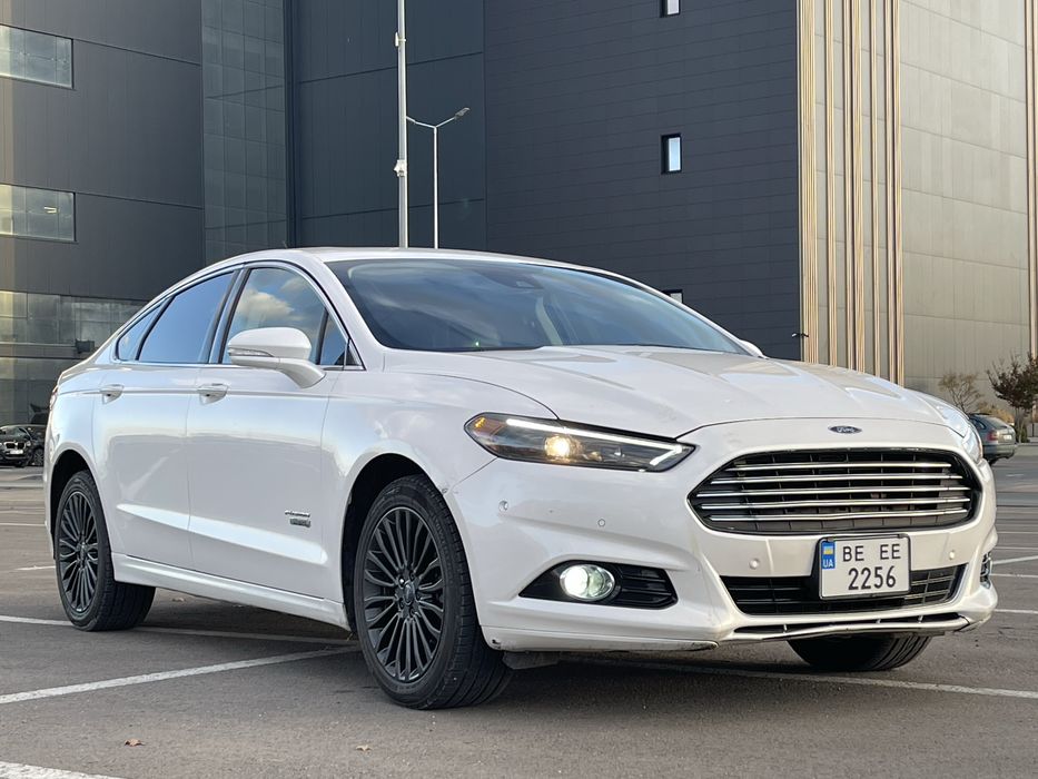 Ford Fusion Titanium  Energy plugin hybrid