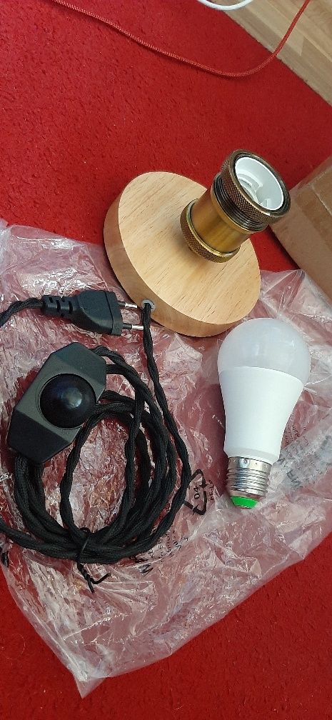 Lampa żarówkowa gwint E22 .Led.