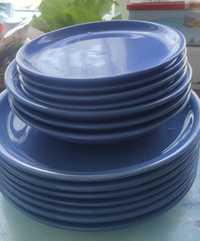 Zestaw talerzy ceramicznych