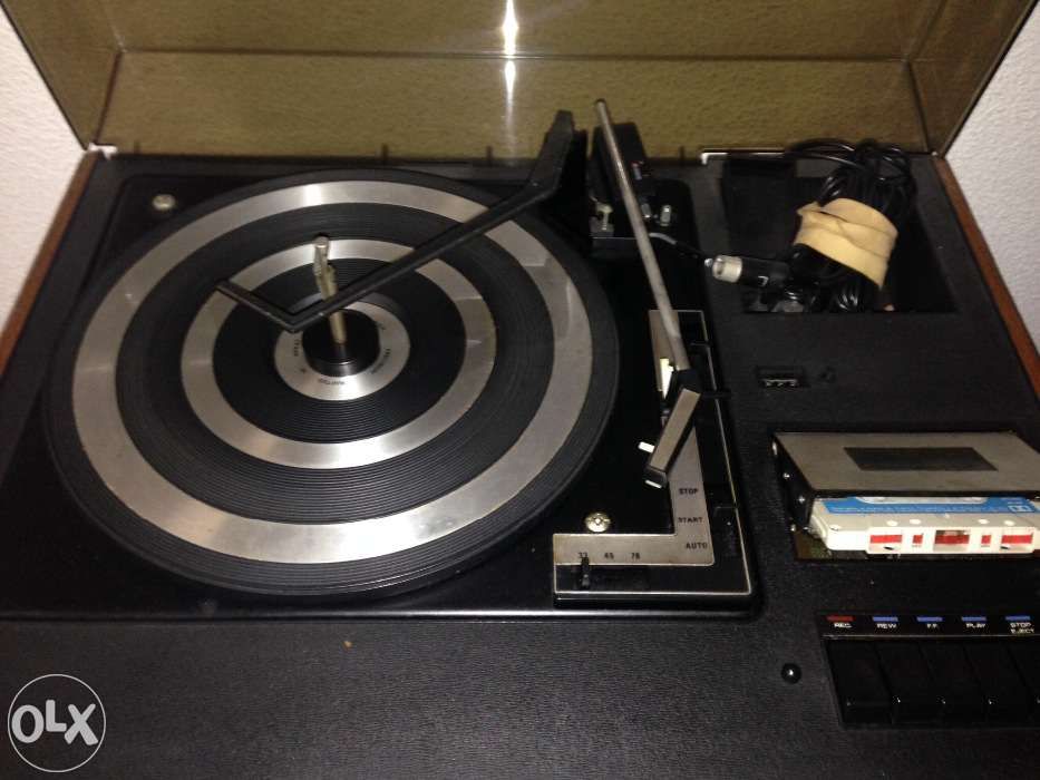 Giradiscos com cassete
