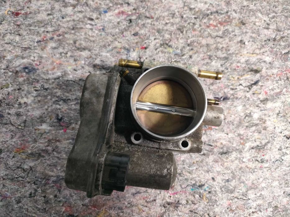 Opel Vectr Signum 1,8B przepustnica