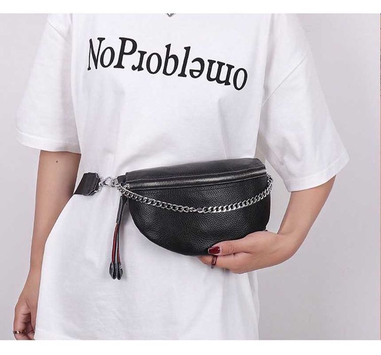 Женская кожаная сумка бананка черная