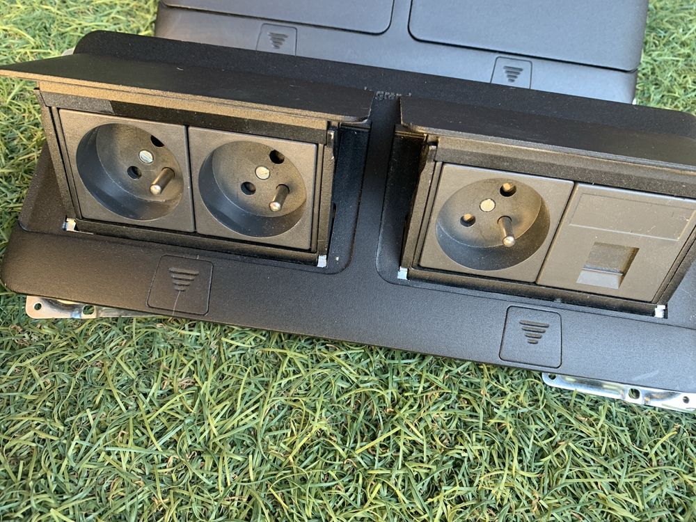 Gniazdo gniazdko nablatowe legrand kanałowe kompletne rj45 230v