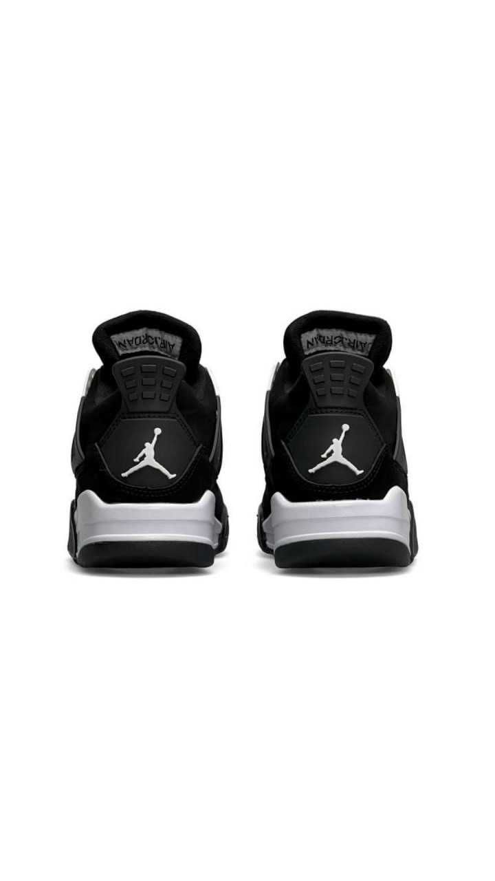 Кросівки кроссовки Nike Air Jordan 4 Black White