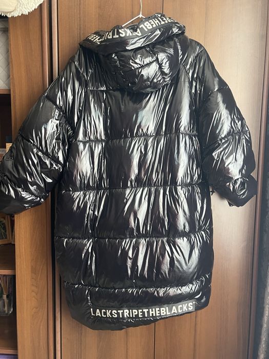 Жіноча зимова куртка (пуховик) чорна