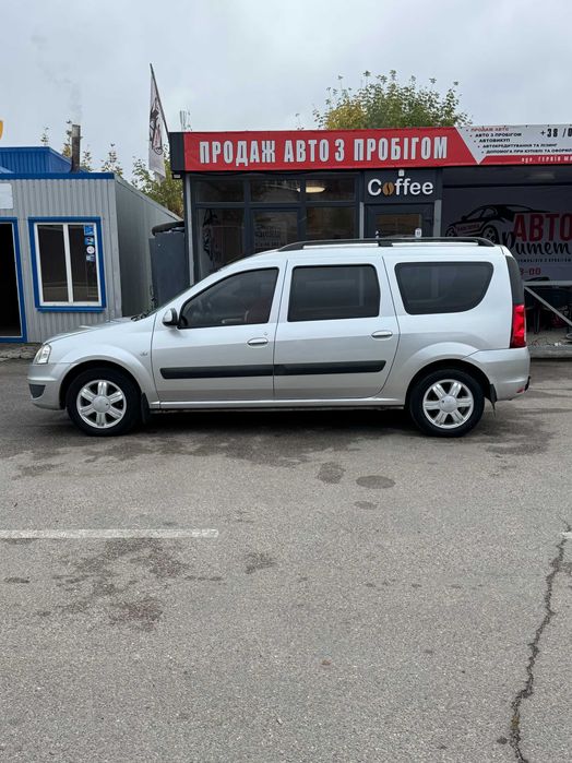 Dacia Logan 1.6 ГБО 2010 пасажир обслужений