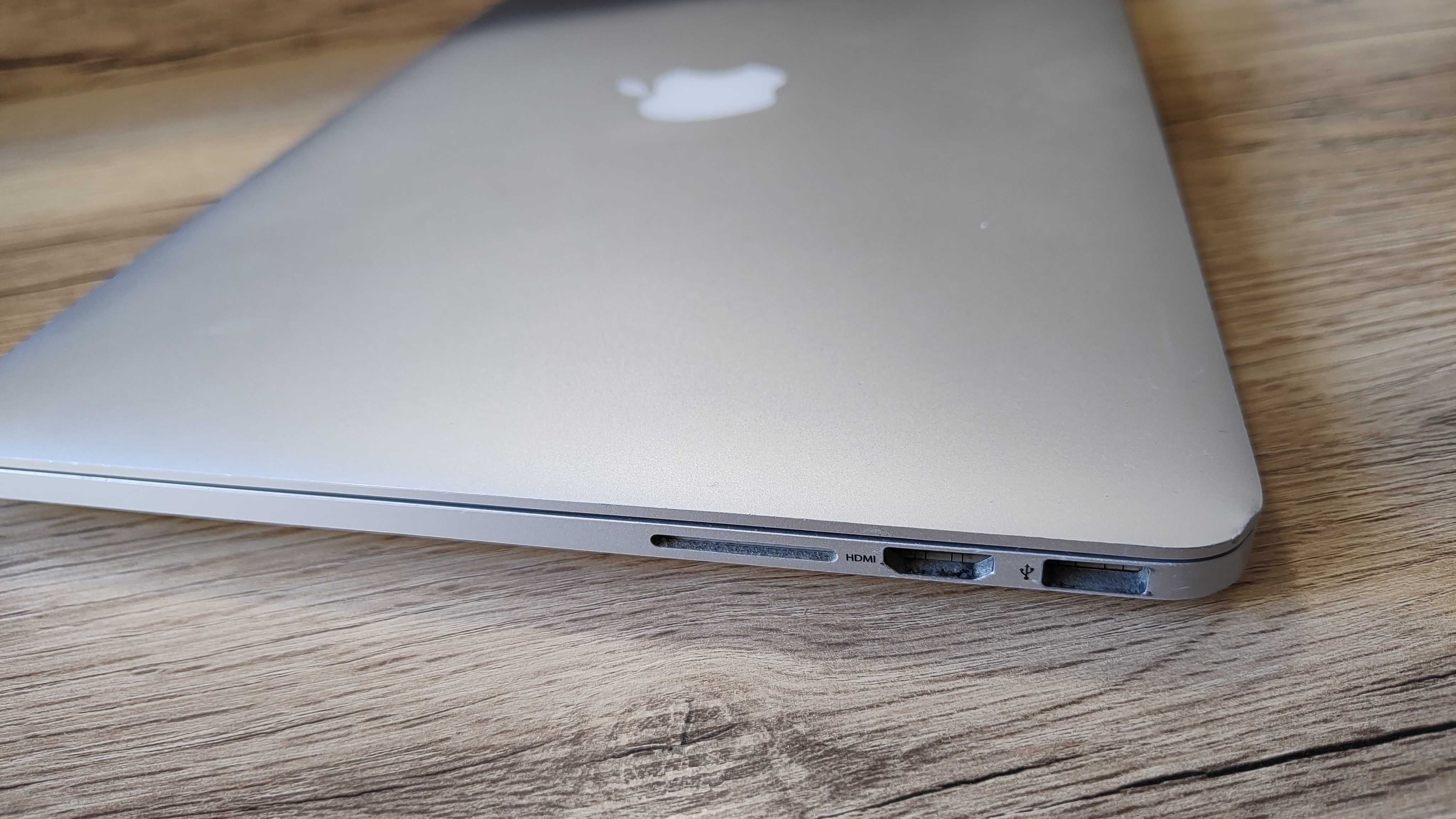 MacBook Pro 13" Retina (Early 2015) – 16GB RAM + stacja dokująca