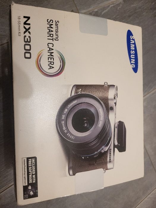 Bezlusterkowiec samsung nx300.