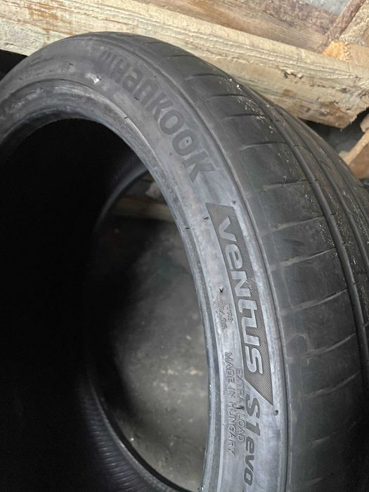Комплект літньої гуми Hankook Ventus  S1 Evo Z 245/40/R20 275/35/R20