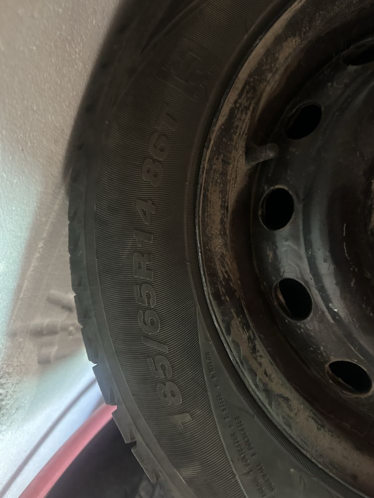 Колеса комплект зимові белшина 185/65 R14   20-22 рік