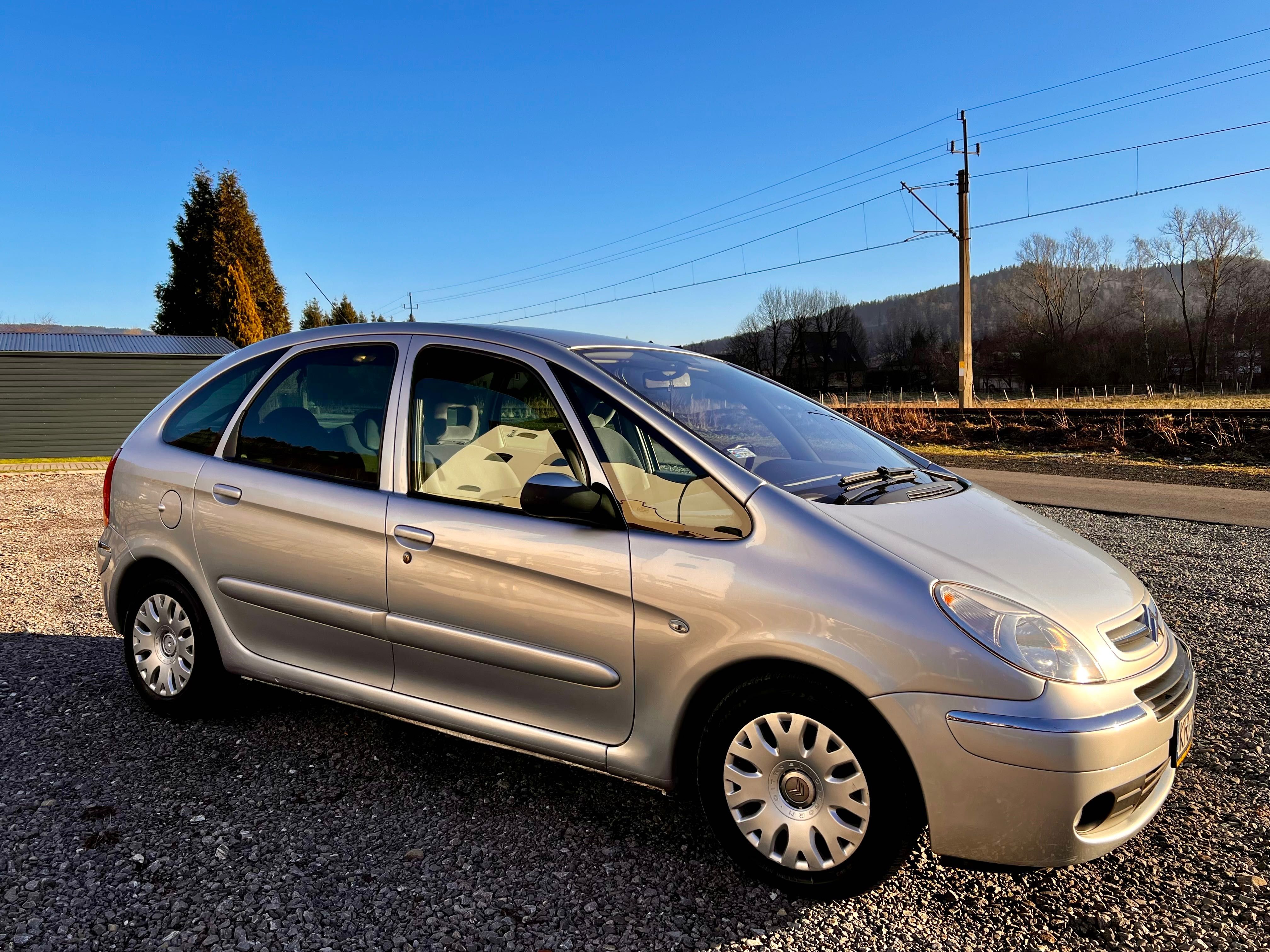 Śliczny Citroen”Xsara Picasso” 1.6 BENZYNA - 2006 ROK - Klimatyzacja