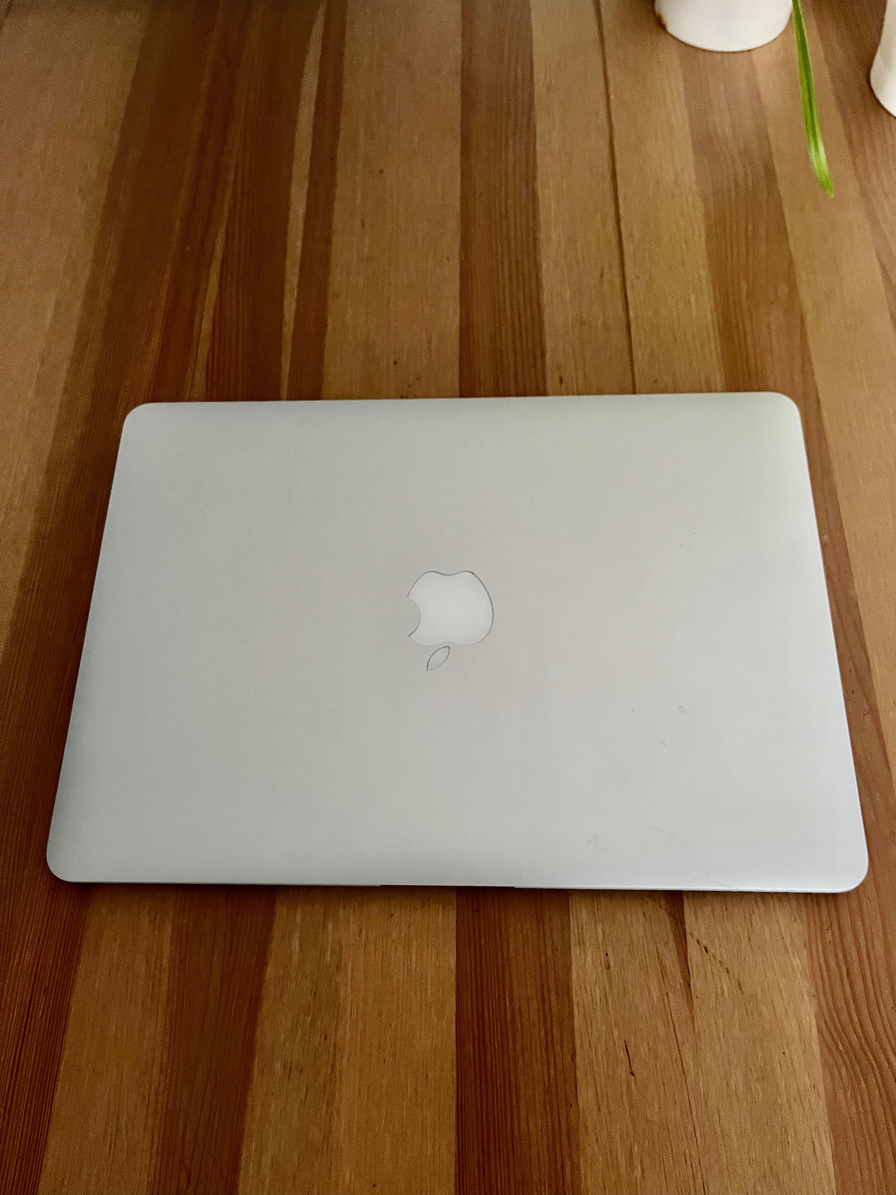 MacBook Air 13 Early 2015, 1.6GHz, 8GB Ram, 128GB SSD