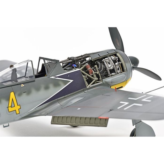 Zoukei-Mura SWS3221 Focke Wulf Fw 190 A-4 Siegfried Schnell 1/32 model