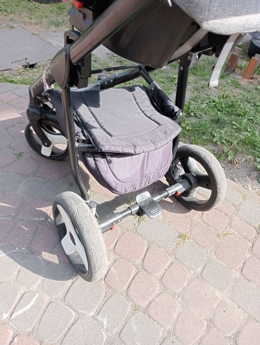 Wózek dziecięcy używany